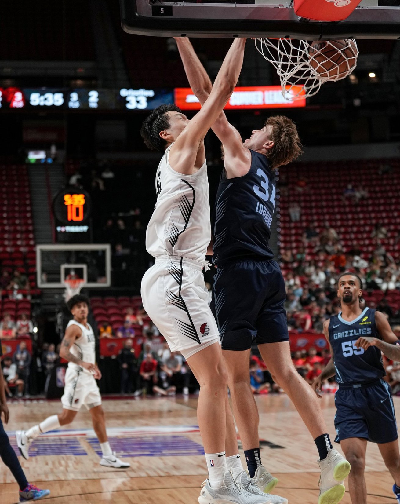 杨瀚森：感觉扣篮跳得不是很高在NBA有时低位打得难受&要适应